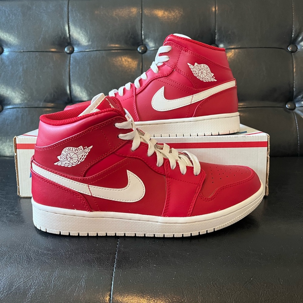 Jordan 1 Mid‎ ‘Gym Red 2.0’